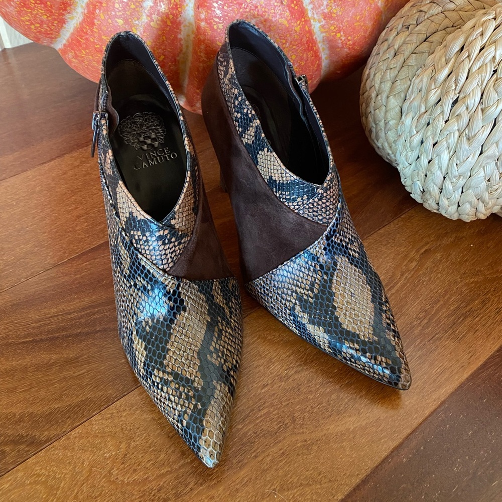 Vince Camuto Sempren Snake/Suede Leather Pointed Toe Ankle Bootie Size 8.5